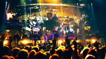 Задник до фильму"The Cure: The Show of a Lost World" #659416
