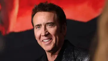 Задник до фильму"Nicolas Cage : le savant fou d