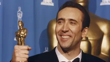 Задник до фильму"Nicolas Cage : le savant fou d