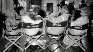 Задник до фільму "The Golden Girls: 40 Years of Laughter and Friendship - A Special Edition of 20/20" #1746873