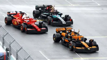 Задник до фильму"Bricks on Track: Building the LEGO F1 Drivers