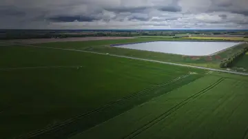 Задник до фільму "Y aura-t-il de l’eau cet été ?" #979144