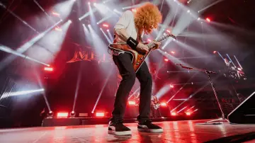Задник до фильму"Megadeth: Behind the Mask" #543130