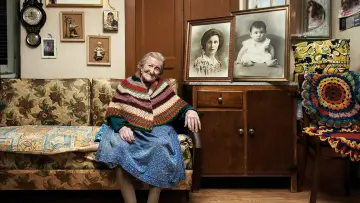 Задник до фильму"The Oldest Person in the World" #544048