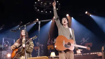Задник до фільму "Brent Forever: Live From Brooklyn Paramount" #1641680