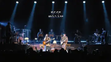 Задник до фільму "Brent Forever: Live From Brooklyn Paramount" #1641681