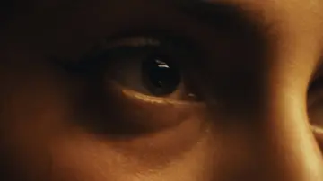 Задник до фильму"This Close" #1188610