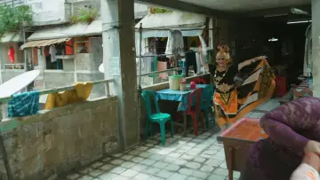 Задник до фільму "Semua Akan Baik-Baik Saja" #818140