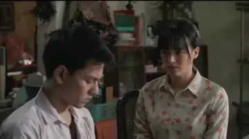 Задник до фільму "Ayah, Ini Arahnya Ke Mana, Ya?" #775677