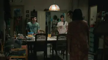 Задник до фільму "Ayah, Ini Arahnya Ke Mana, Ya?" #796691
