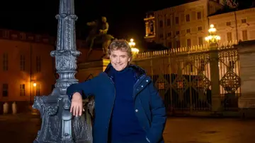 Задник до фільму "Stanotte a Torino" #1528699