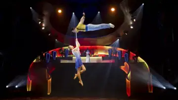 Задник до фильму"Les Folies Gruss, 50 ans à Paris" #542517