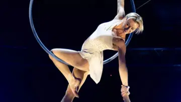 Задник до фильму"Les Folies Gruss, 50 ans à Paris" #542519