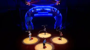 Задник до фильму"Les Folies Gruss, 50 ans à Paris" #542521