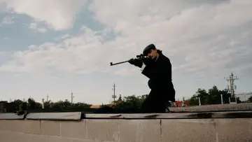 Задник до фільму "Tony