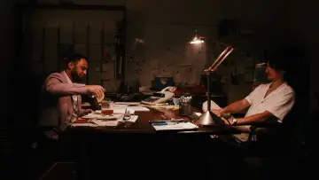 Задник до фільму "Tony