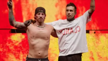 Задник до фильму"Twenty One Pilots: More Than We Ever Imagined" #534192