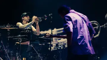 Задник до фильму"Twenty One Pilots: More Than We Ever Imagined" #767542