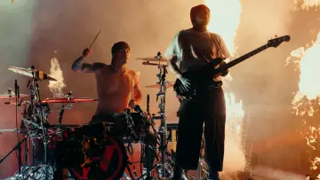 Задник до фильму"Twenty One Pilots: More Than We Ever Imagined" #767552