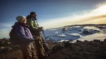 Задник до фильму"Vertical Diaries: Kilimanjaro" #542399