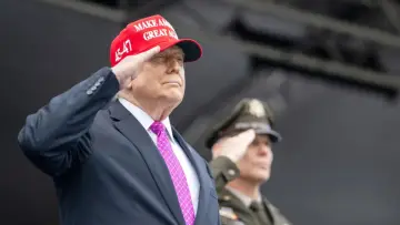 Задник до фільму "Trumps Amerika - Macht, Wandel, Widerstand" #539978