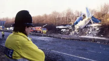 Задник до фильму"Kegworth: Flight to Disaster" #543230