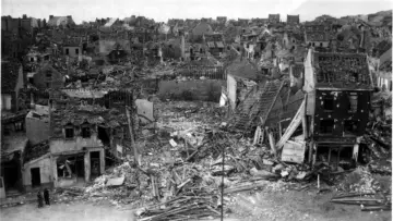 Задник до фільму "LE PORTEL 1943, Les sacrifiés du grand bluff des Alliés" #542272