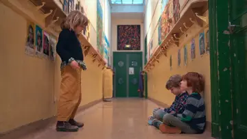 Задник до фильму"Qu