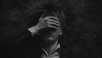 Задник до фильму"Yves, Who Lost Himself in a Dream." #541807