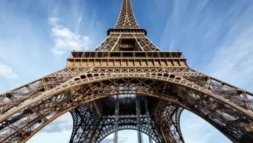 Задник до фильму"Tour Eiffel : les 10 secrets de l