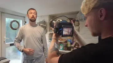 Задник до фільму "SUFFICIENT SIDE EFFECTS The Making Of Magenta House" #1210707