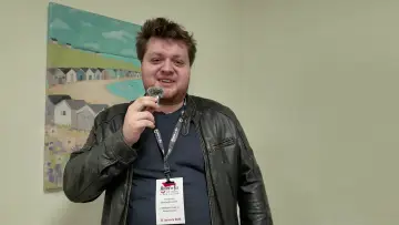 Задник до фільму "SUFFICIENT SIDE EFFECTS The Making Of Magenta House" #1210718