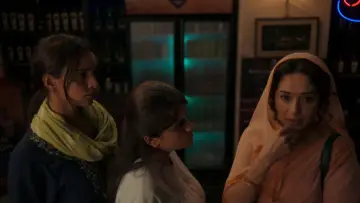 Задник до фильму"Maa Behen" #908948