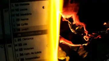 Задник до фильму"Fire Sleeps With Me" #557646