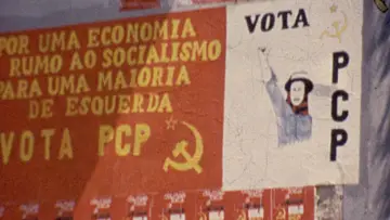 Задник до фильму"Entre Abril e o Medo" #542787