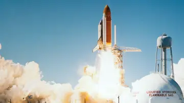 Задник до фильму"Space Shuttle Challenger" #545240