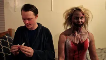 Задник до фильму"Dead Roommate" #822292