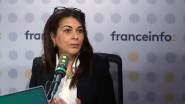 Задник до фільму "Qui veut la peau de la lanceuse d