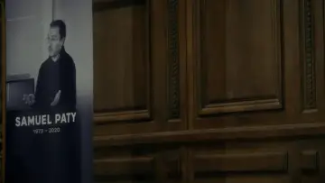 Задник до фільму "Samuel Paty, le temps de la justice" #777731