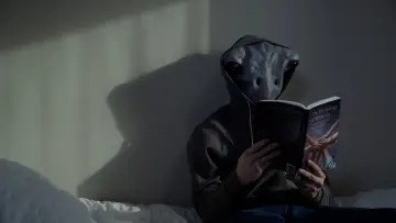 Задник до фильму"Alien Student" #858948
