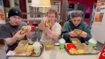 Задник до фильму""The Gang Tries The Big Arch"" #795158