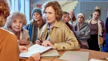 Задник до фільму "Fast perfekte Frauen" #796946