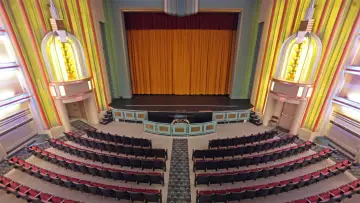 Задник до фильму"Fargo Theatre: The First 100 Years" #777104