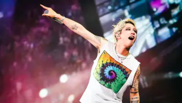 Задник до фильму"ONE OK ROCK DETOX JAPAN TOUR AT NISSAN STADIUM 2025 IN CINEMAS" #820379