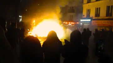 Задник до фильму"Le mouvement" #778943