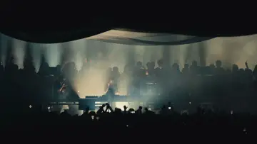Задник до фильму"Fred again.. & Thomas Bangalter: Live at Alexandra Palace in London (USB002)" #790872