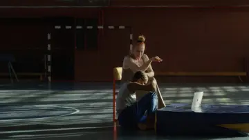 Задник до фільму "Body in Plural" #850650