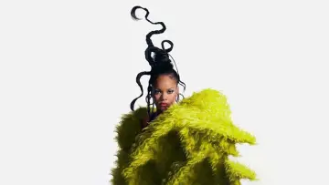 Задник до фільму "Rihanna