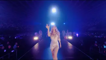 Задник до фильму"KODA KUMI 25th ANNIVERSARY TOUR 2025 -De CODE-" #794916