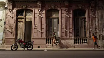 Задник до фильму"Cuba After Castro" #801092